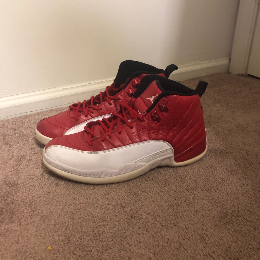 Air Jordan Retro 12 gym red